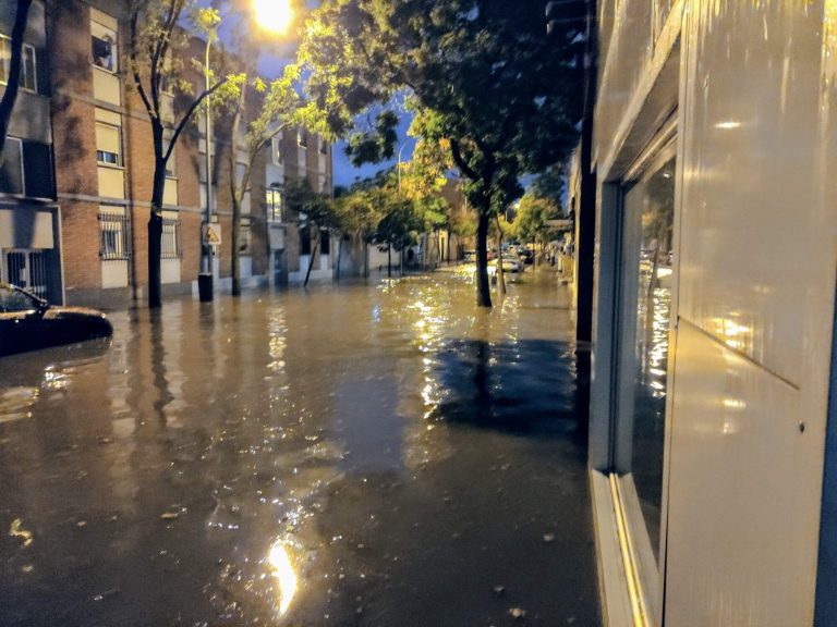 Inundación de la calle Pradoluengo