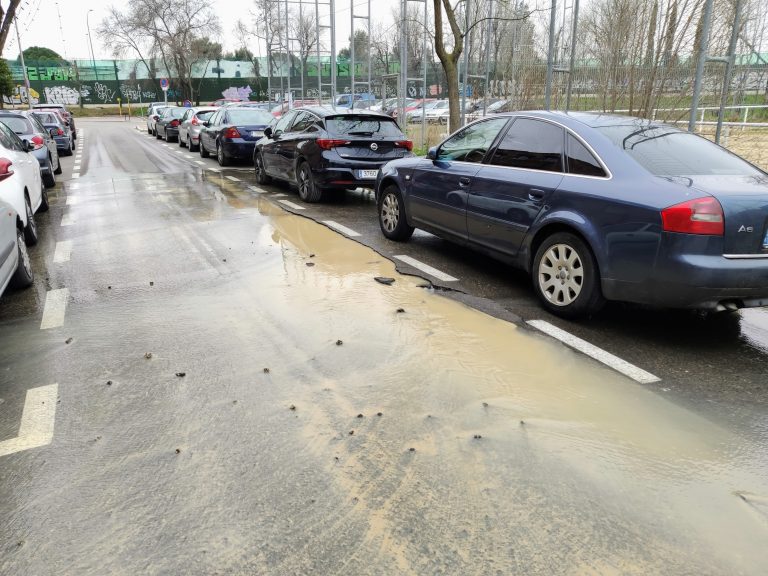 Avería en el suministro de agua de la calle Medina de Pomar (febrero de 2020)