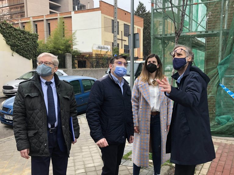 Acosta, González y Miranda visitan el barrio del Aeropuerto