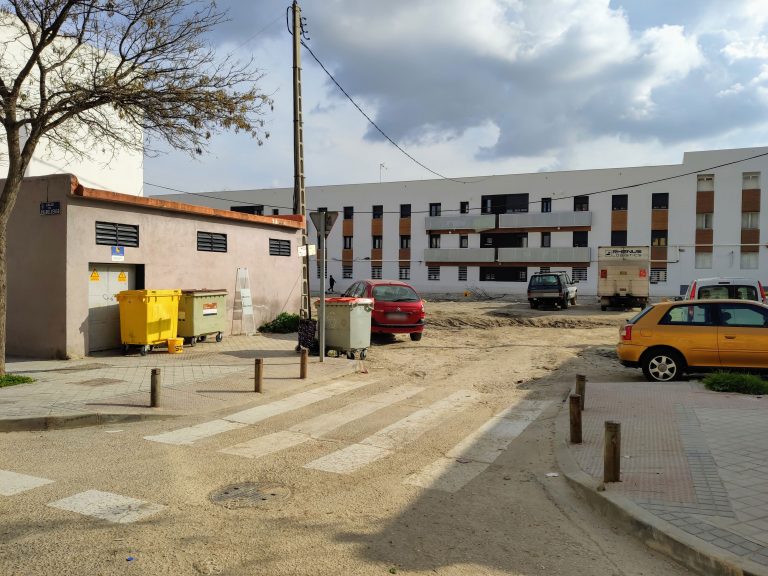 Acceso de vehículos al "barrizal"
